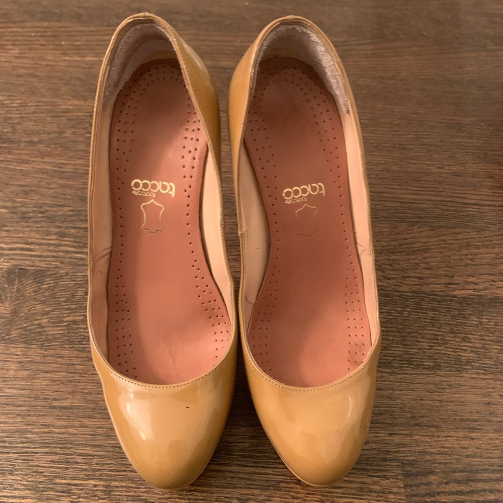 Christian Louboutin nude platform pumps